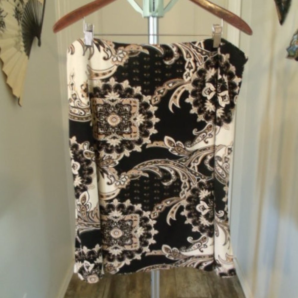 Large 212 Collection Lined Pattern Skirt